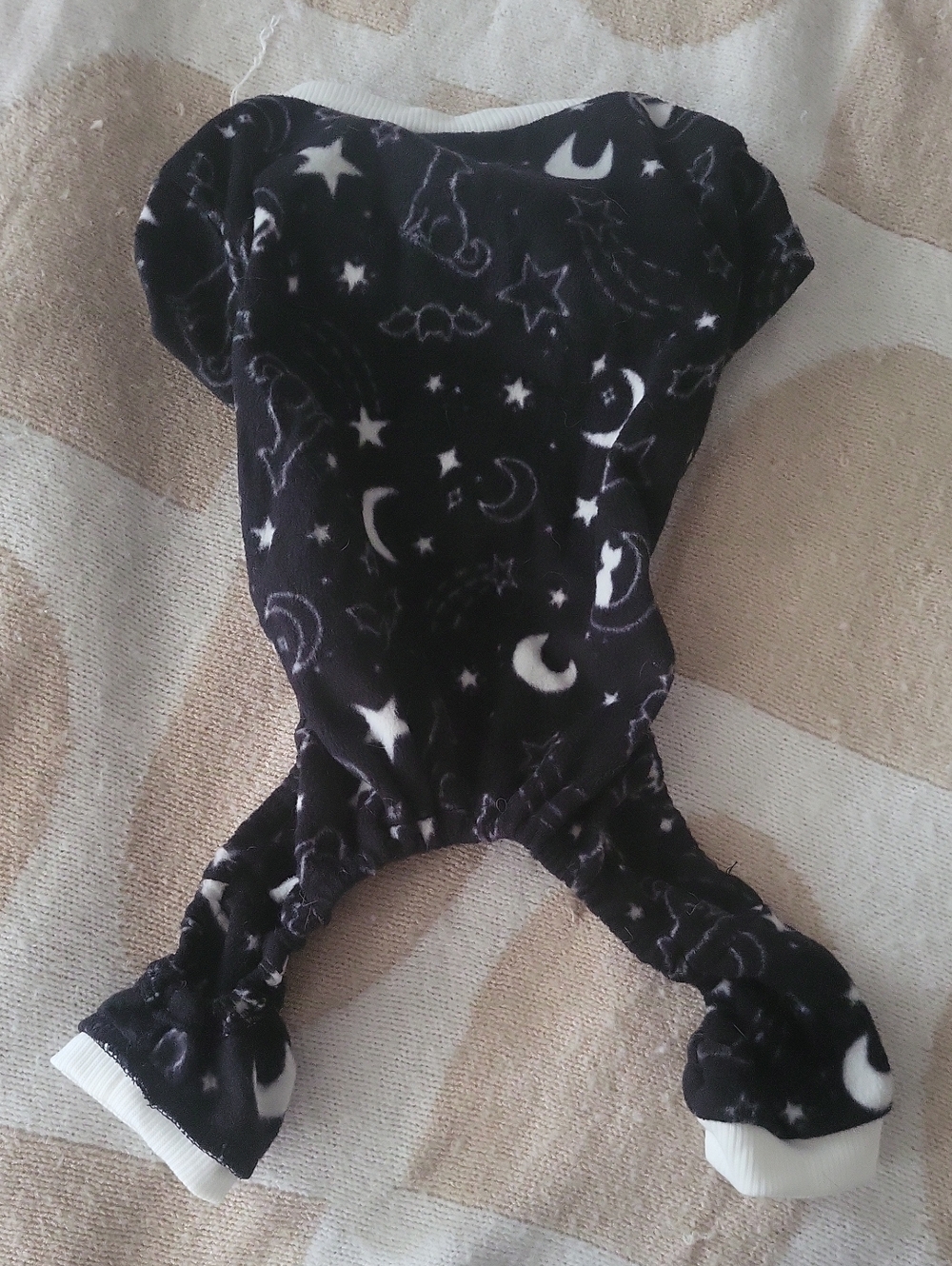 NWOT🖤 Cute Black Celestial Matching Halloween Pajamas Onsie Set For Mom & Dog! - Picture 2 of 4